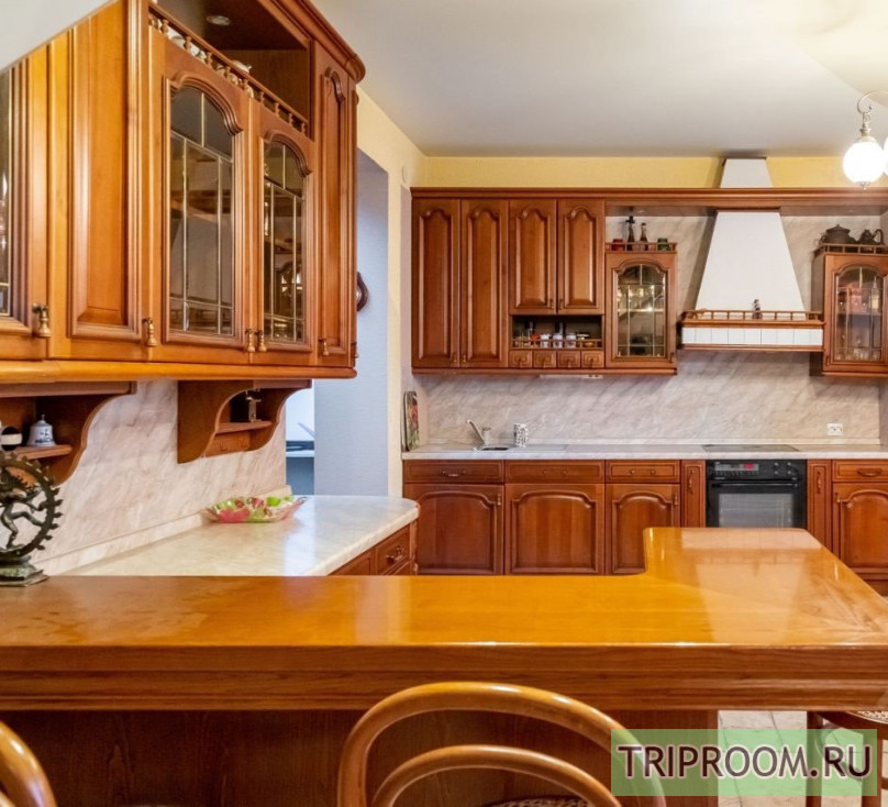 7-я линия В.О. д. 34, 4-комнатная квартира в Санкт-Петербурге посуточно ...